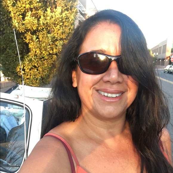 Meet your Posher, Maria - Picture 3 of 3